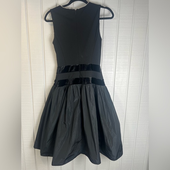 KARL LAGERFELD PARIS Women's Drop-Waist Velvet-Trim‎ Dress Size 2 - Picture 4 of 12